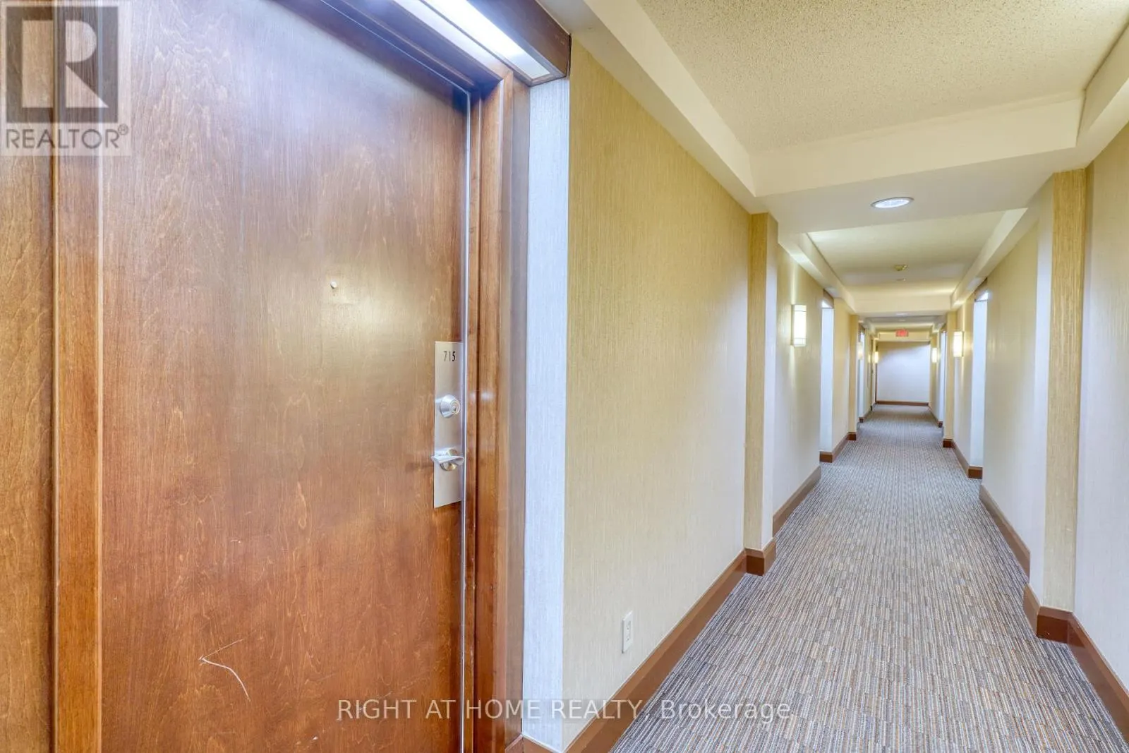 715 - 15 NORTHTOWN WAY