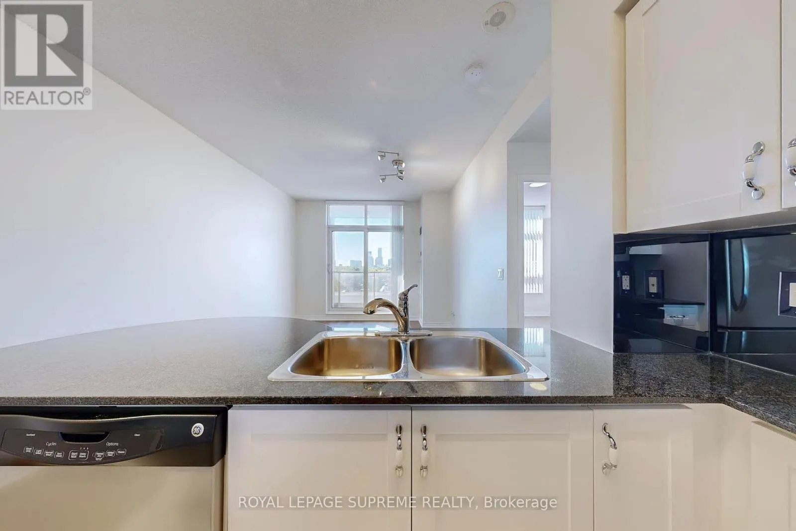 615 - 18 KENASTON GARDENS