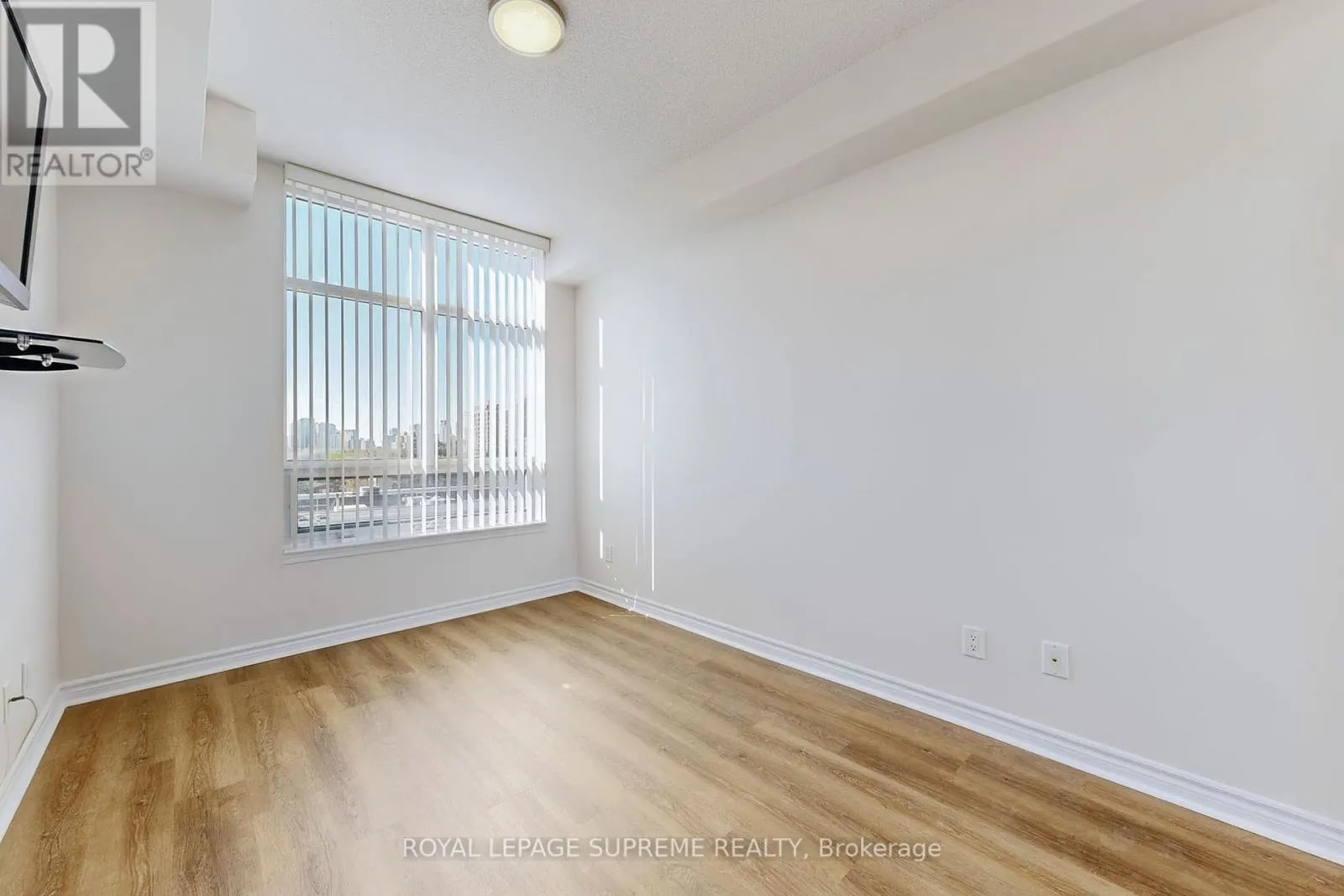 615 - 18 KENASTON GARDENS
