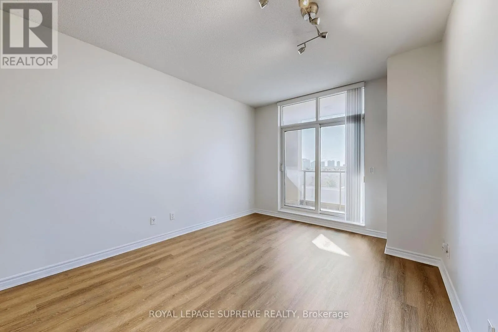 615 - 18 KENASTON GARDENS