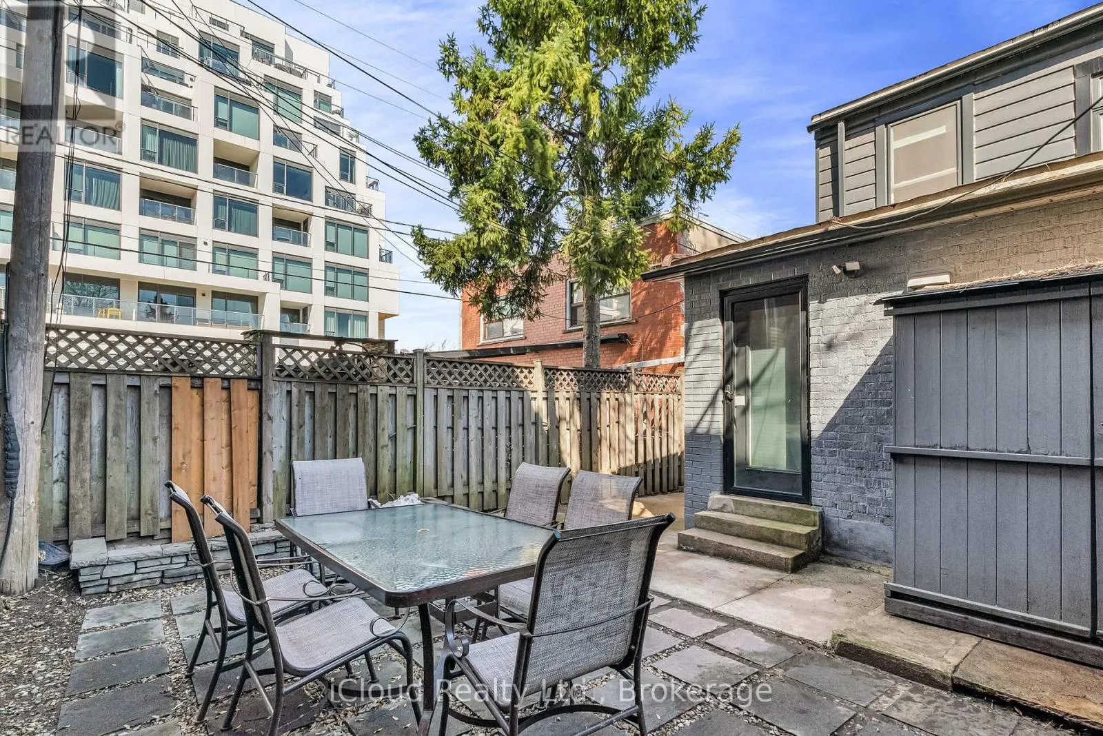 264 HOWLAND AVENUE