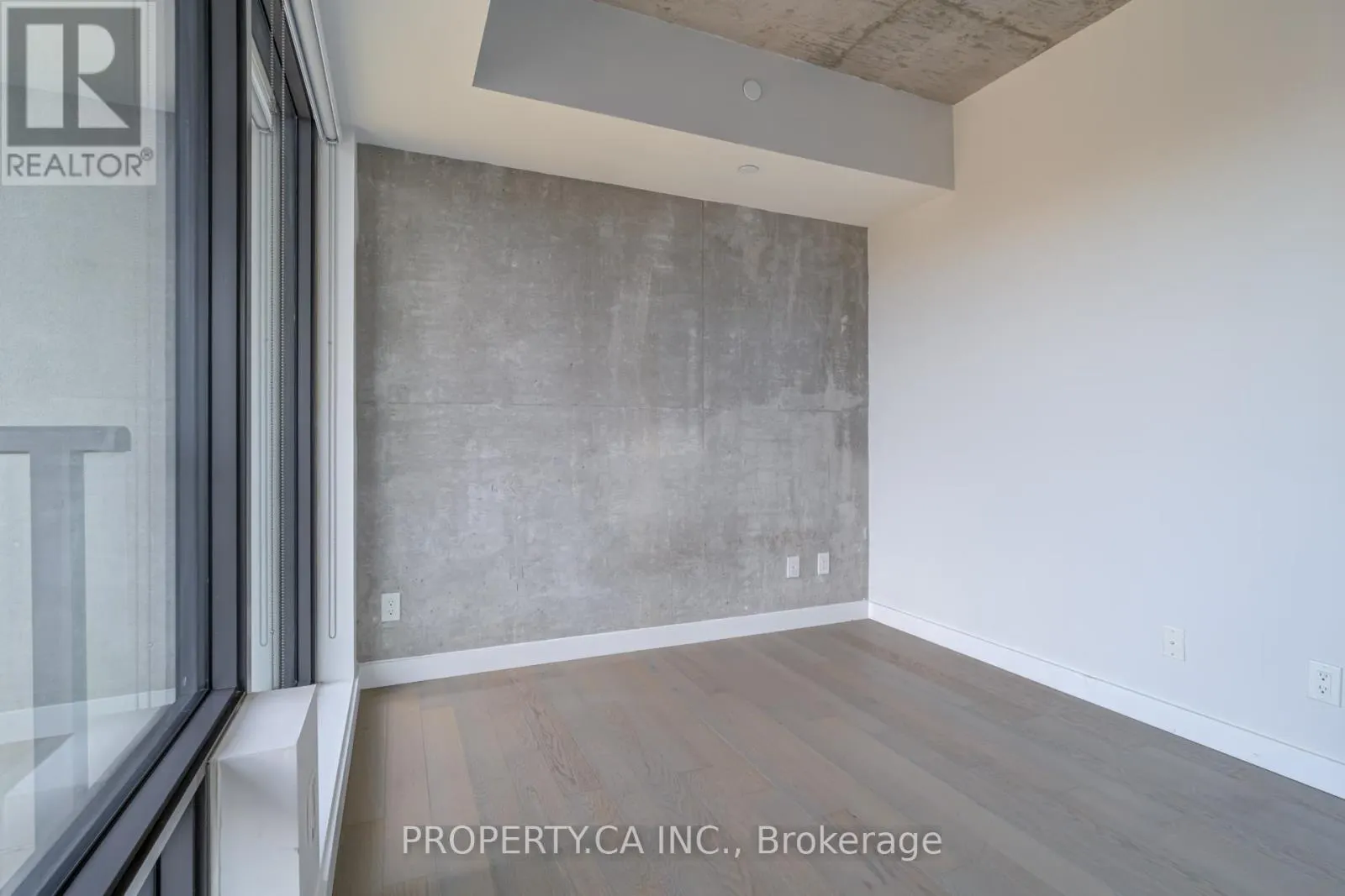1202 - 111 BATHURST STREET