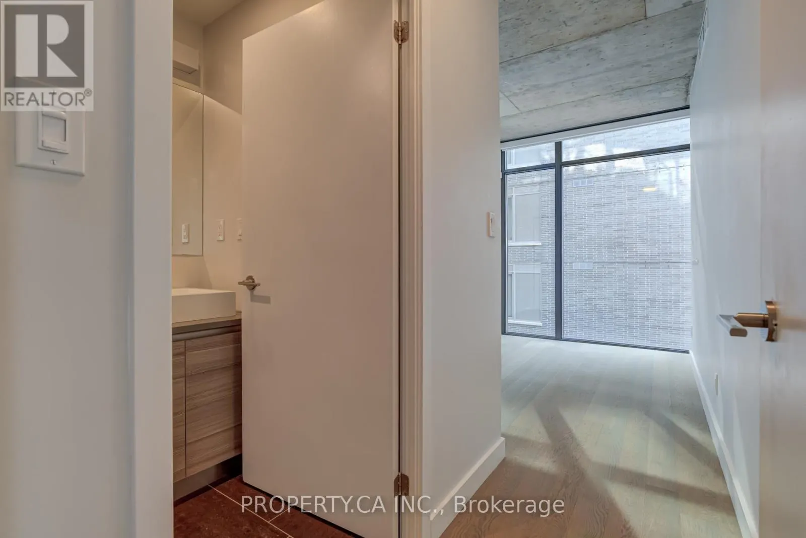 1202 - 111 BATHURST STREET
