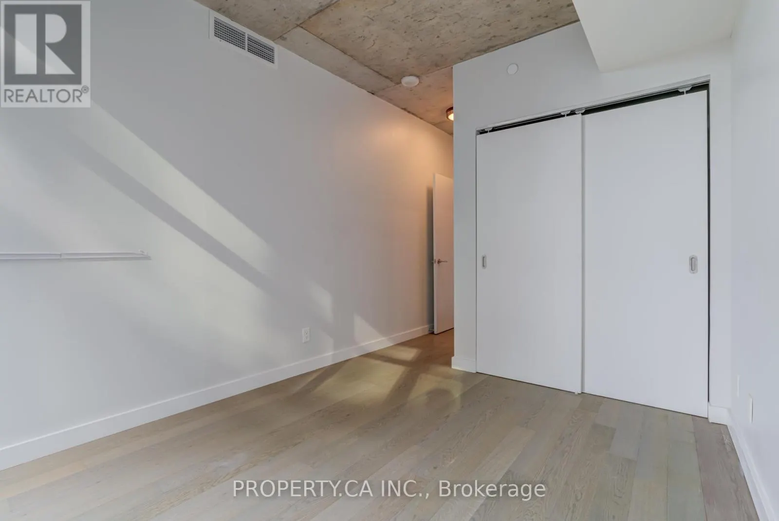 1202 - 111 BATHURST STREET