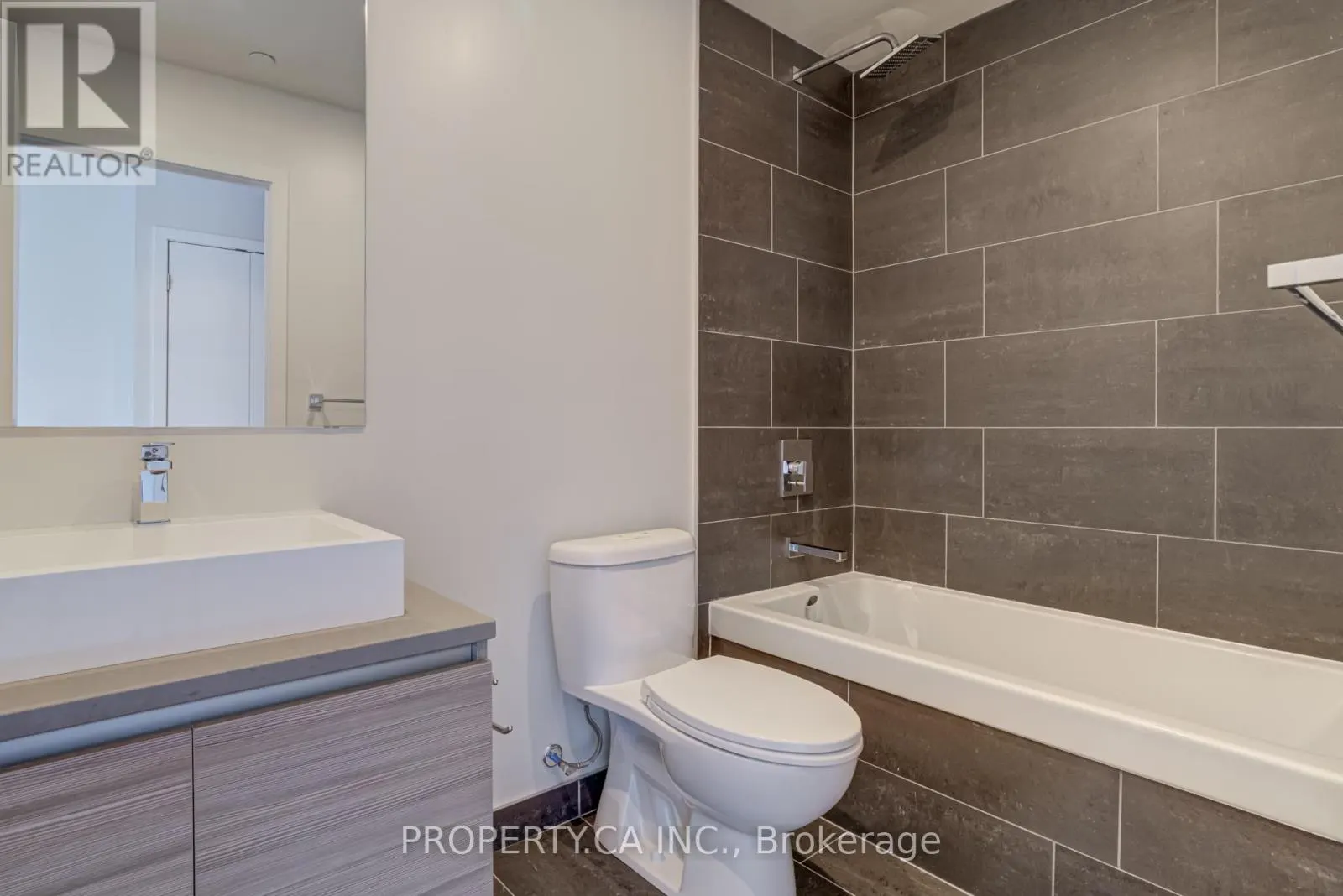 1202 - 111 BATHURST STREET