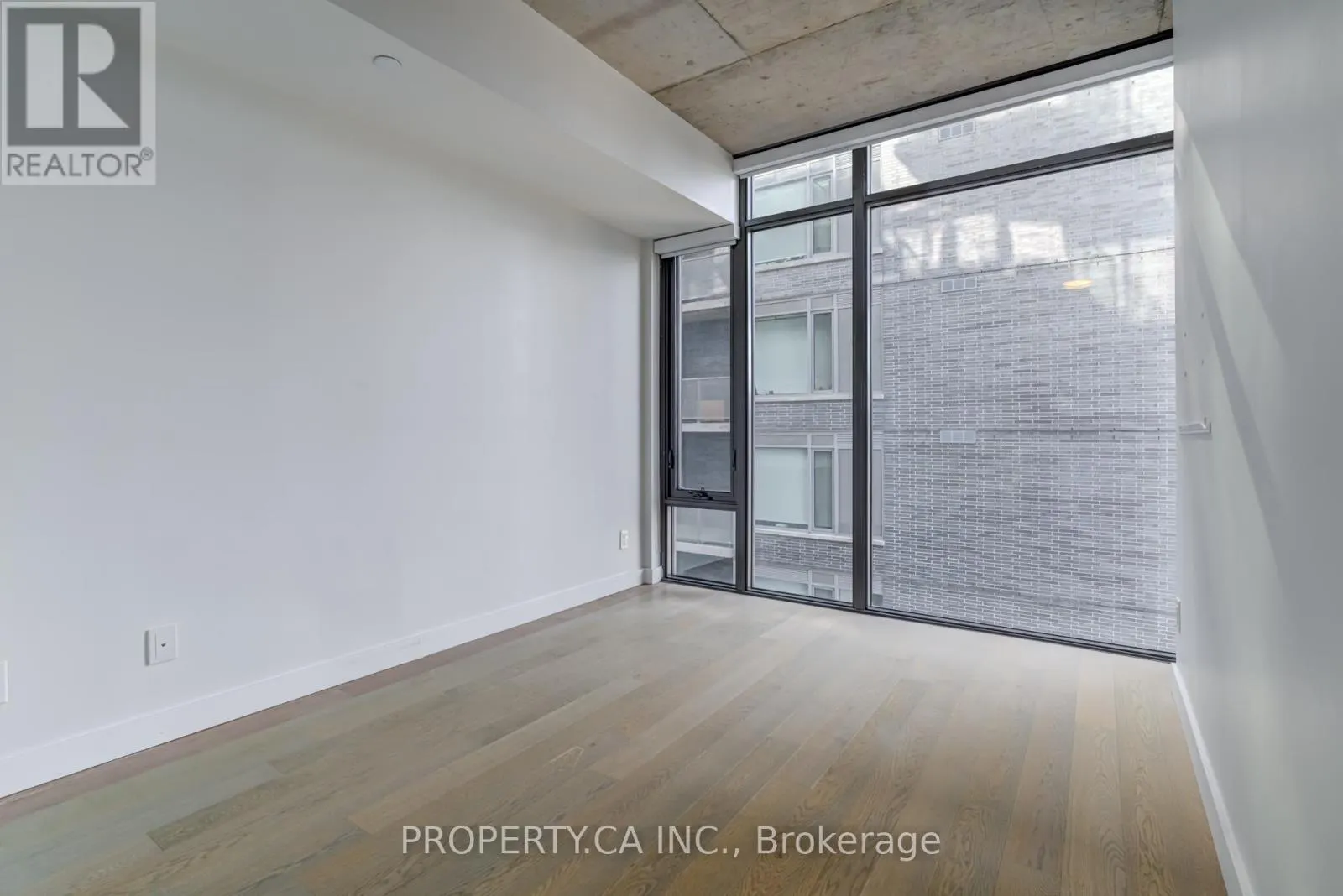 1202 - 111 BATHURST STREET
