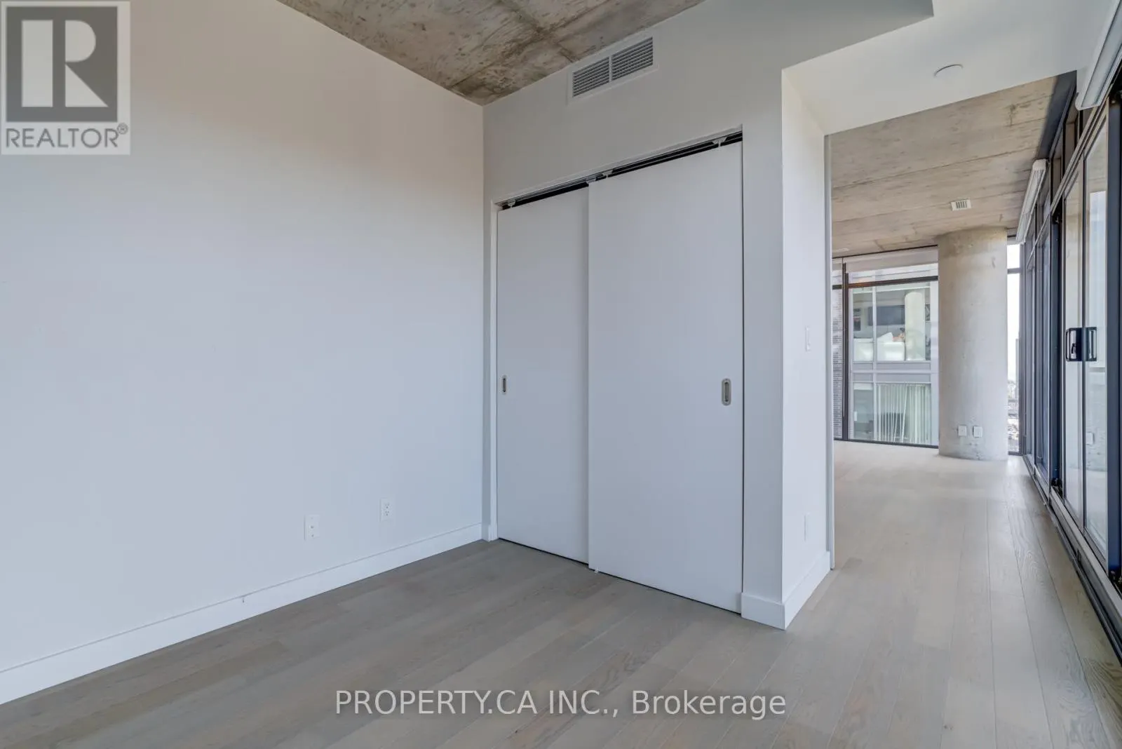1202 - 111 BATHURST STREET