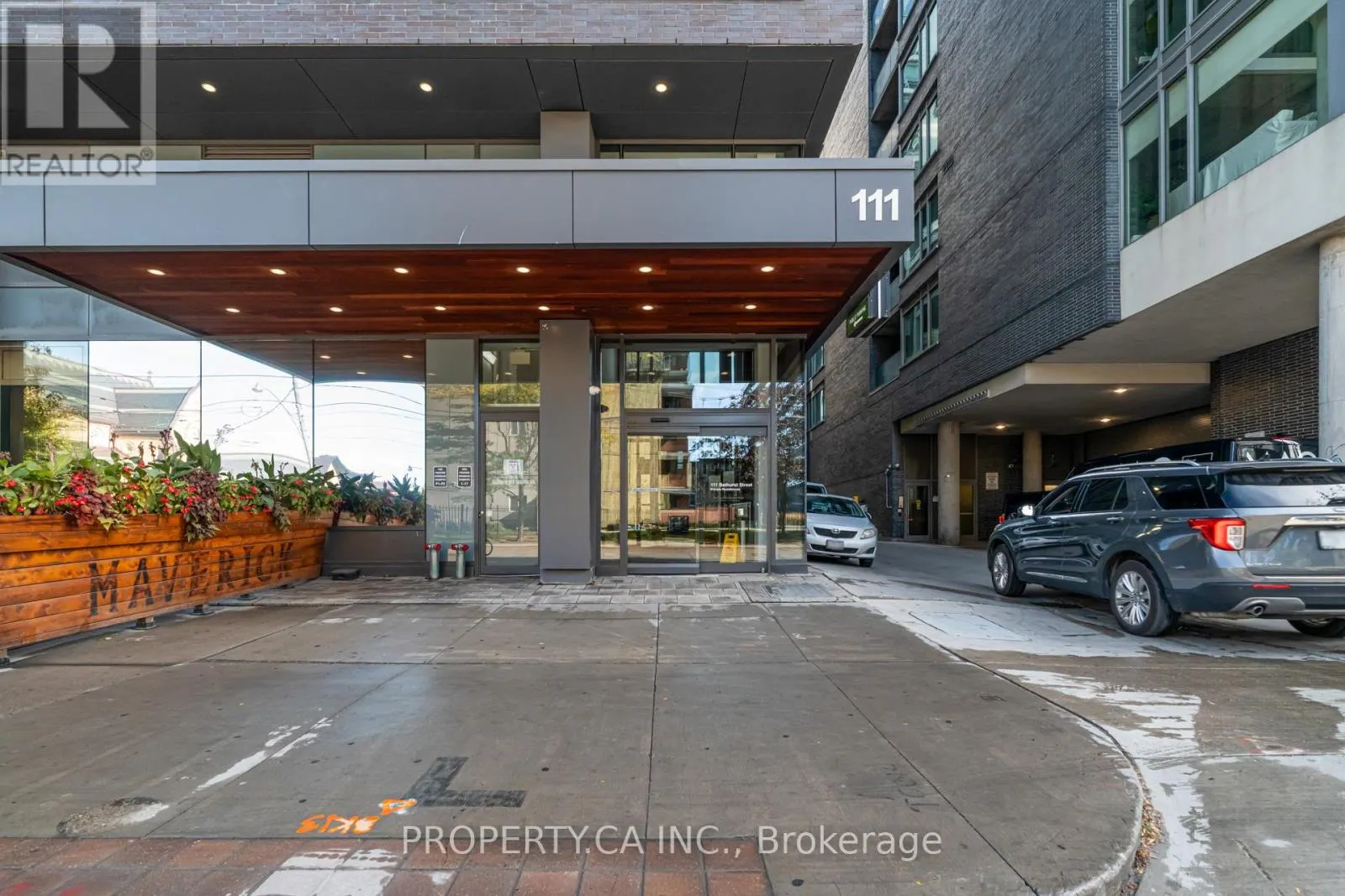 1202 - 111 BATHURST STREET