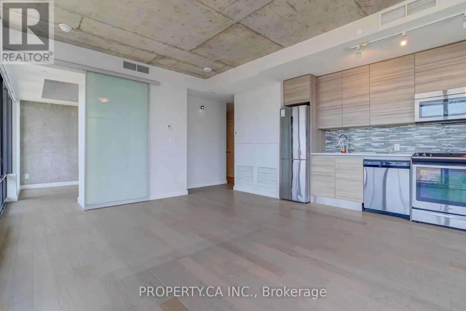 1202 - 111 BATHURST STREET
