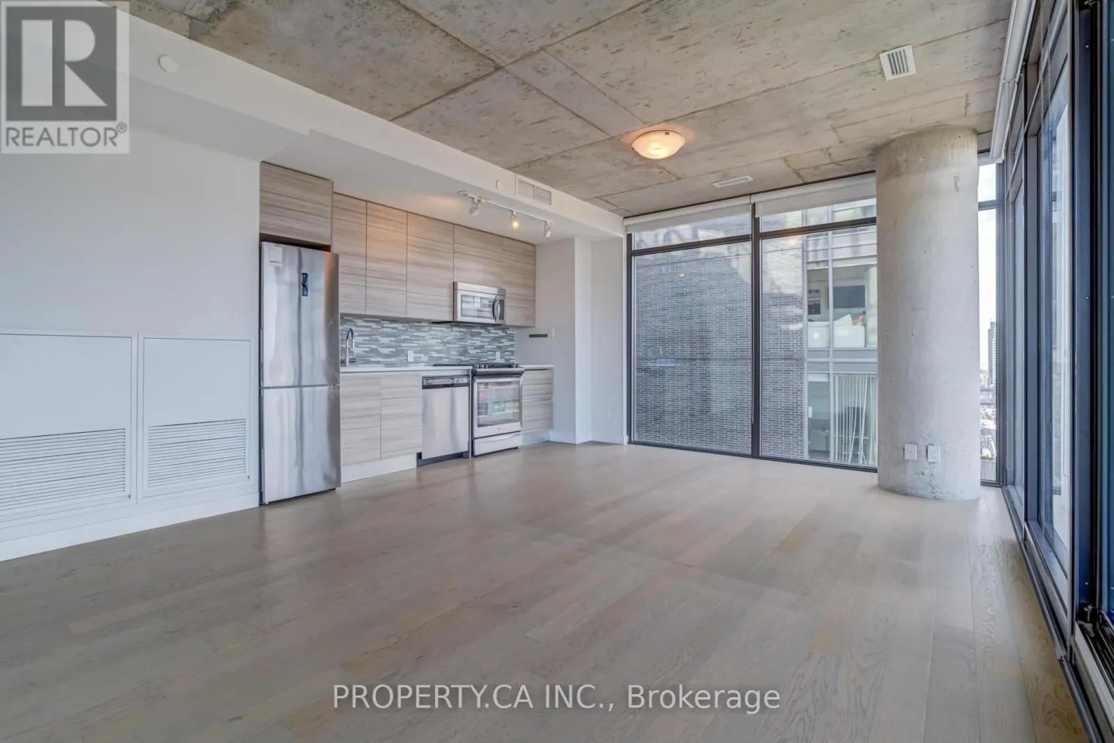 1202 - 111 BATHURST STREET