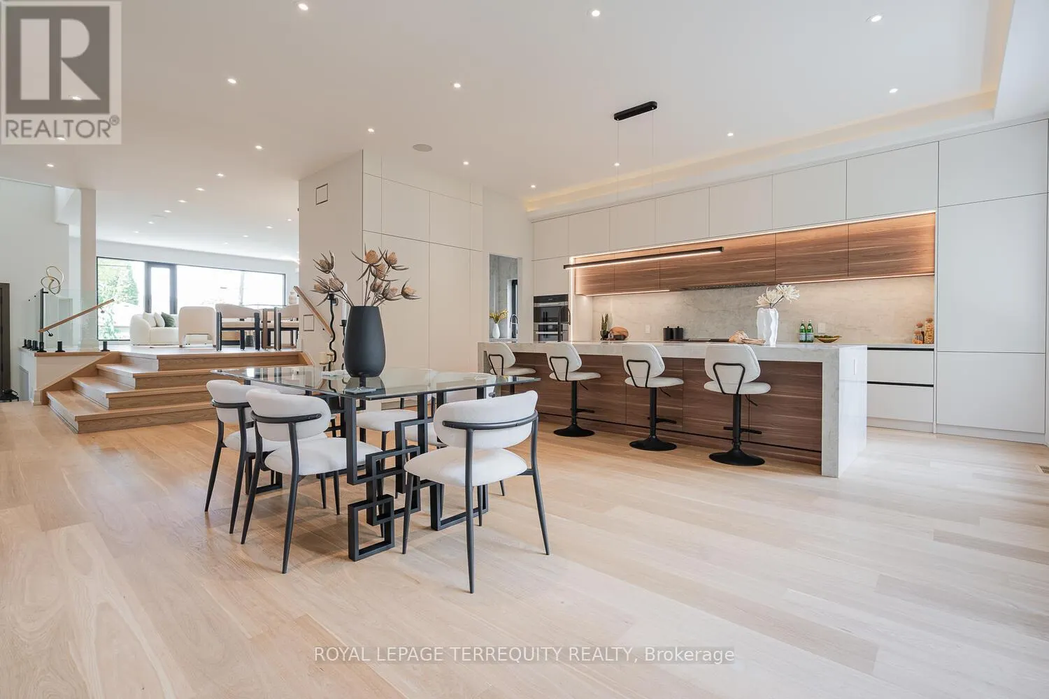 207 NEWTON DRIVE