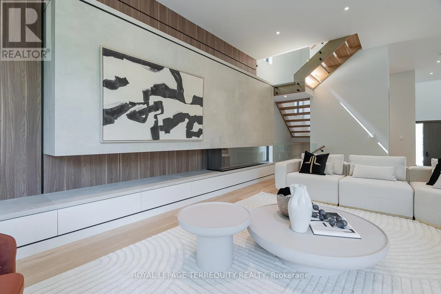 207 NEWTON DRIVE