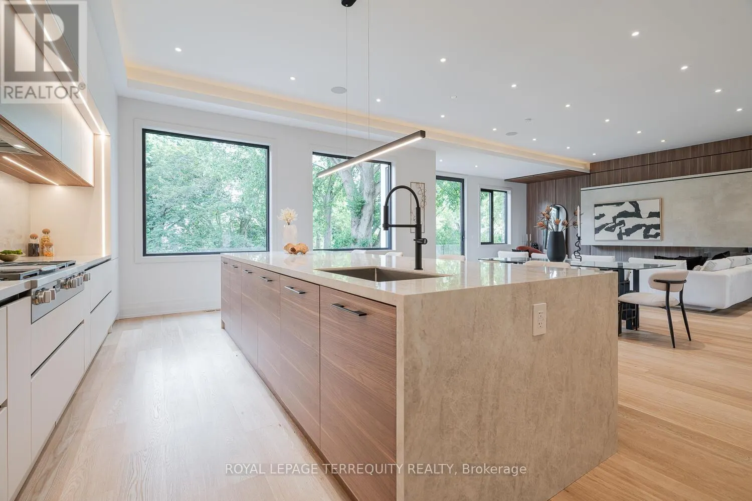 207 NEWTON DRIVE