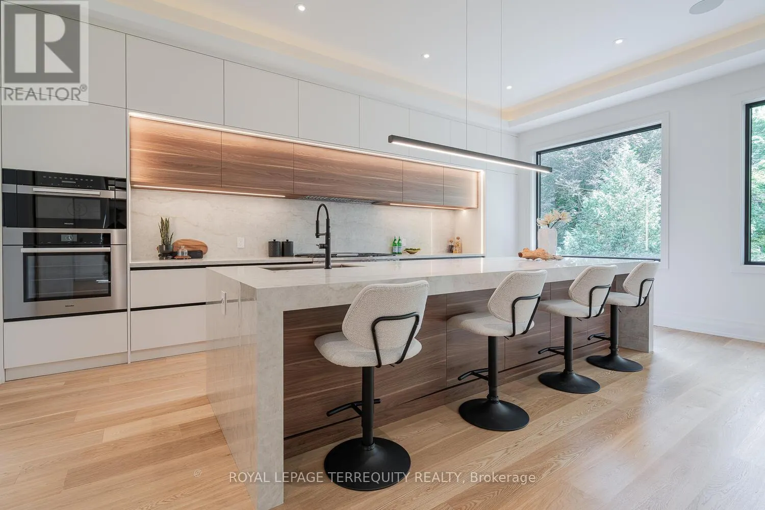 207 NEWTON DRIVE