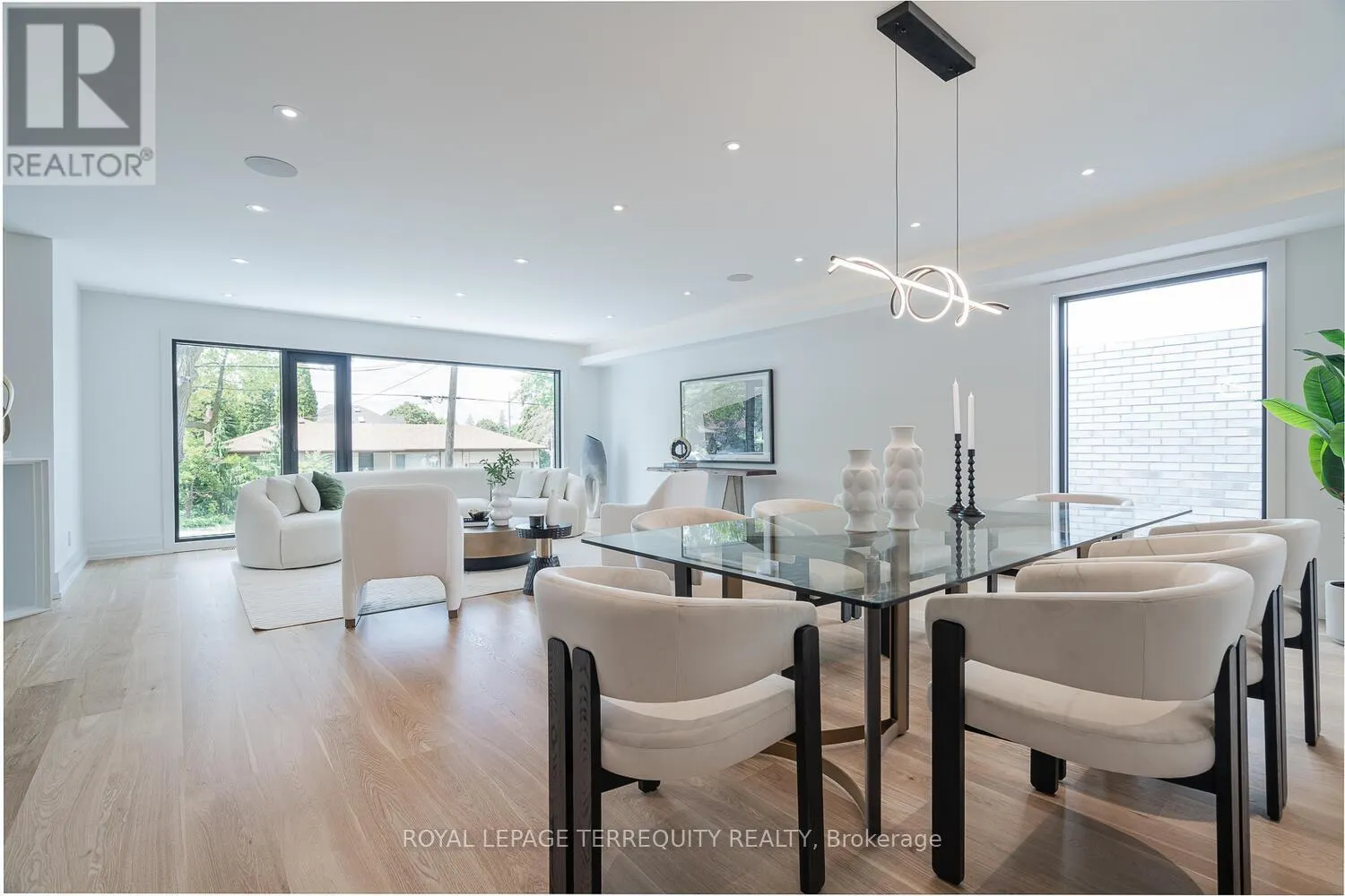 207 NEWTON DRIVE