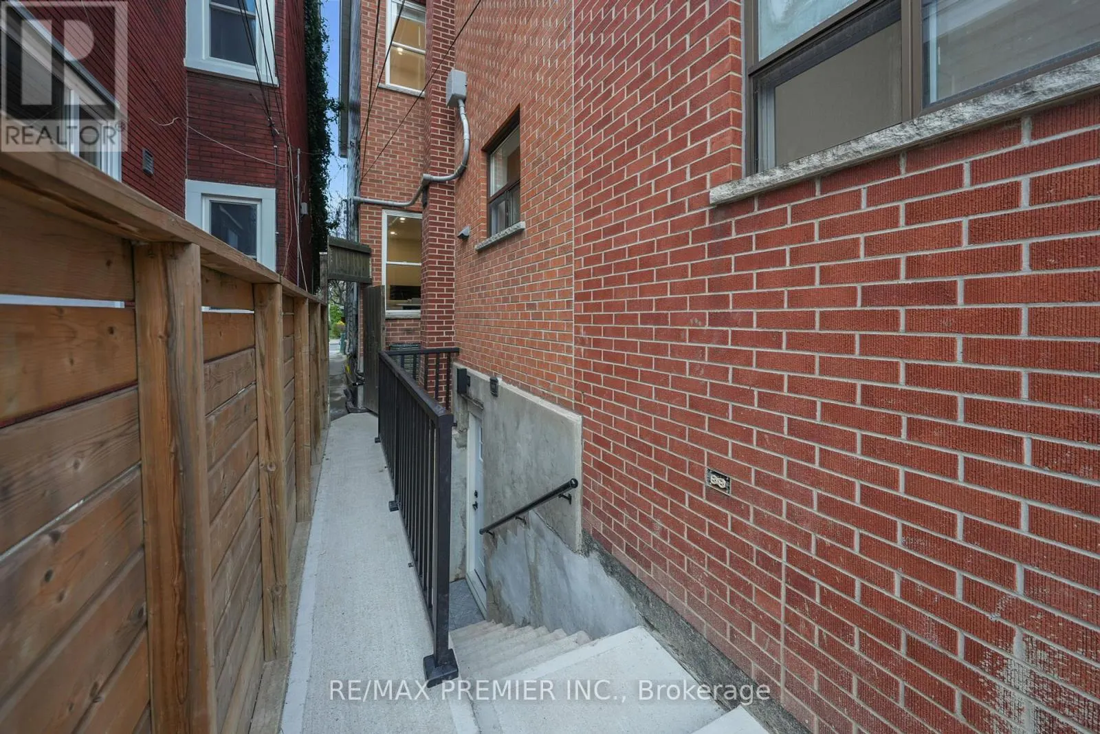 388 CRAWFORD STREET