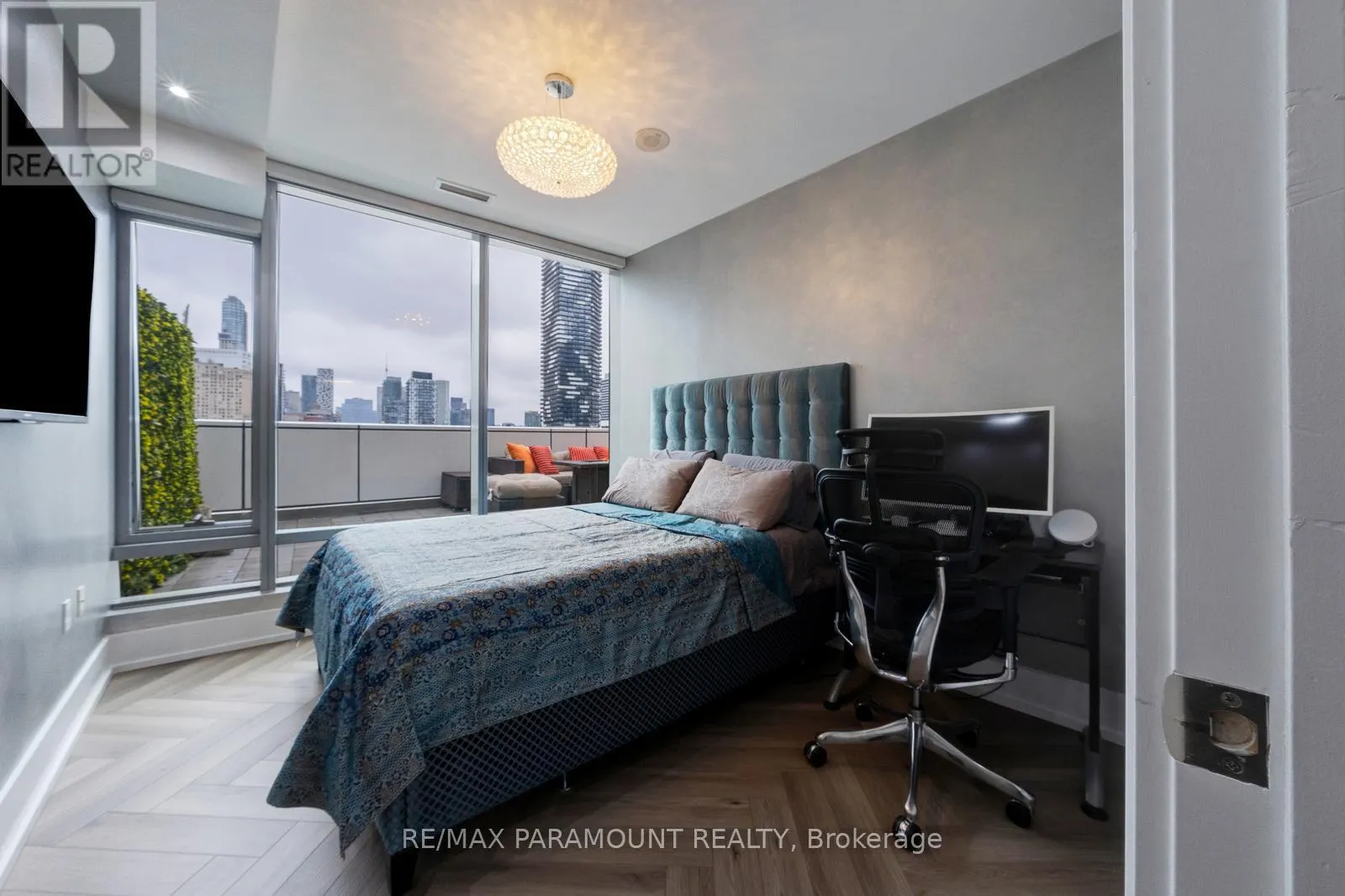 1101 - 39 QUEENS QUAY E