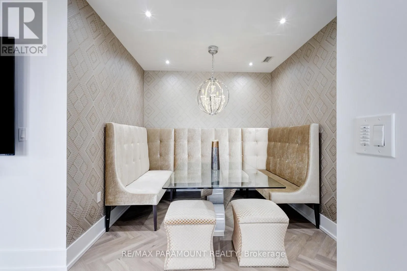 1101 - 39 QUEENS QUAY E