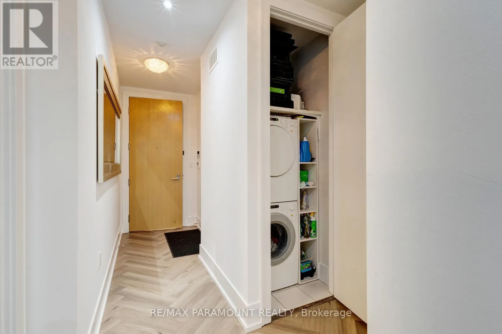 1101 - 39 QUEENS QUAY E