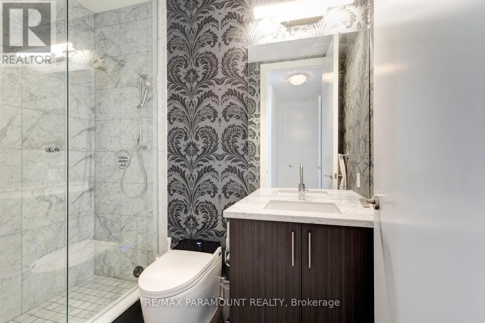 1101 - 39 QUEENS QUAY E