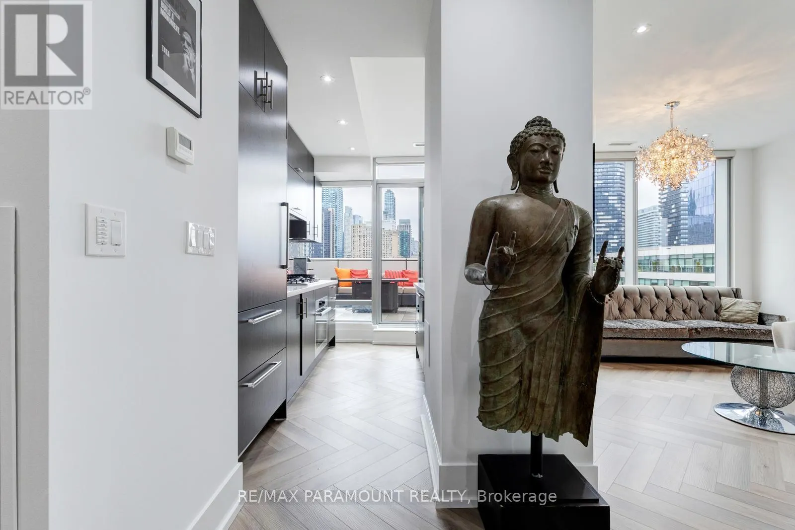 1101 - 39 QUEENS QUAY E
