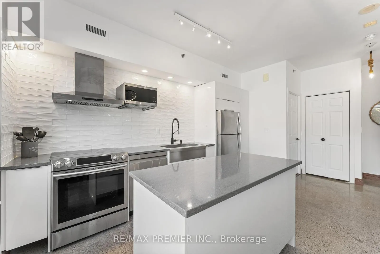 TH13 - 57 EAST LIBERTY STREET
