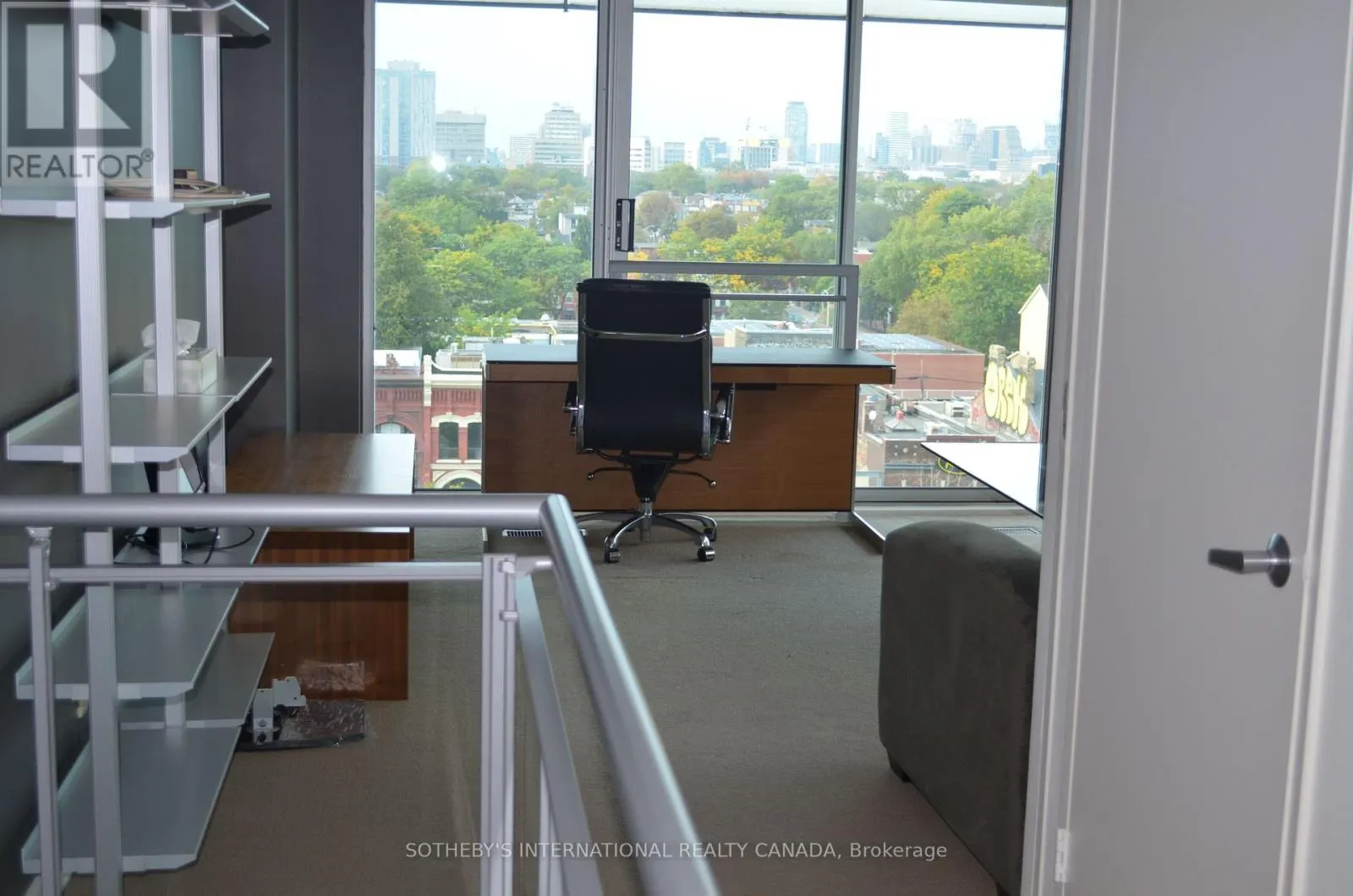 725 - 388 RICHMOND STREET W