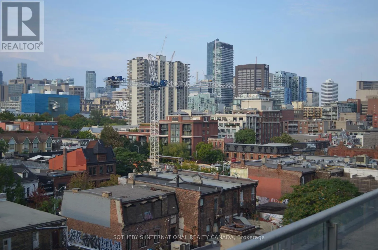 725 - 388 RICHMOND STREET W