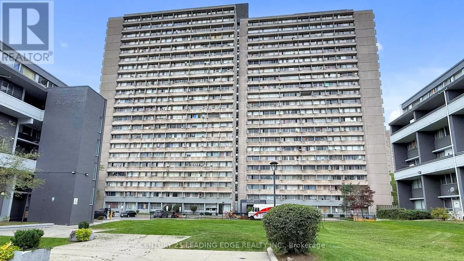 1202 - 10 SUNNY GLENWAY