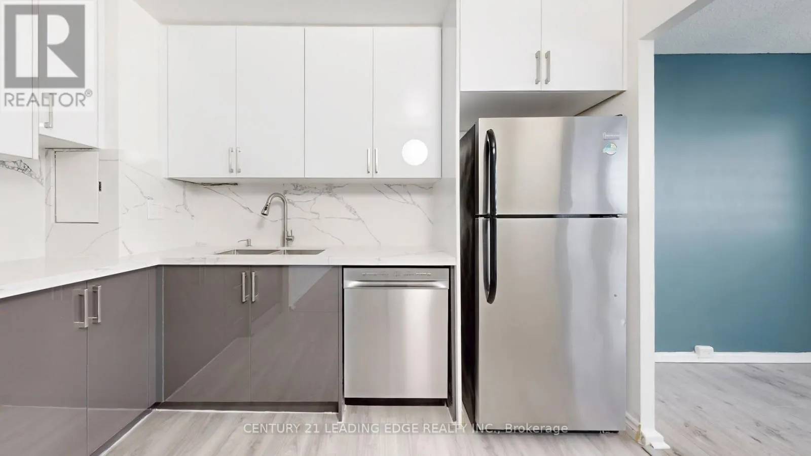 1202 - 10 SUNNY GLENWAY