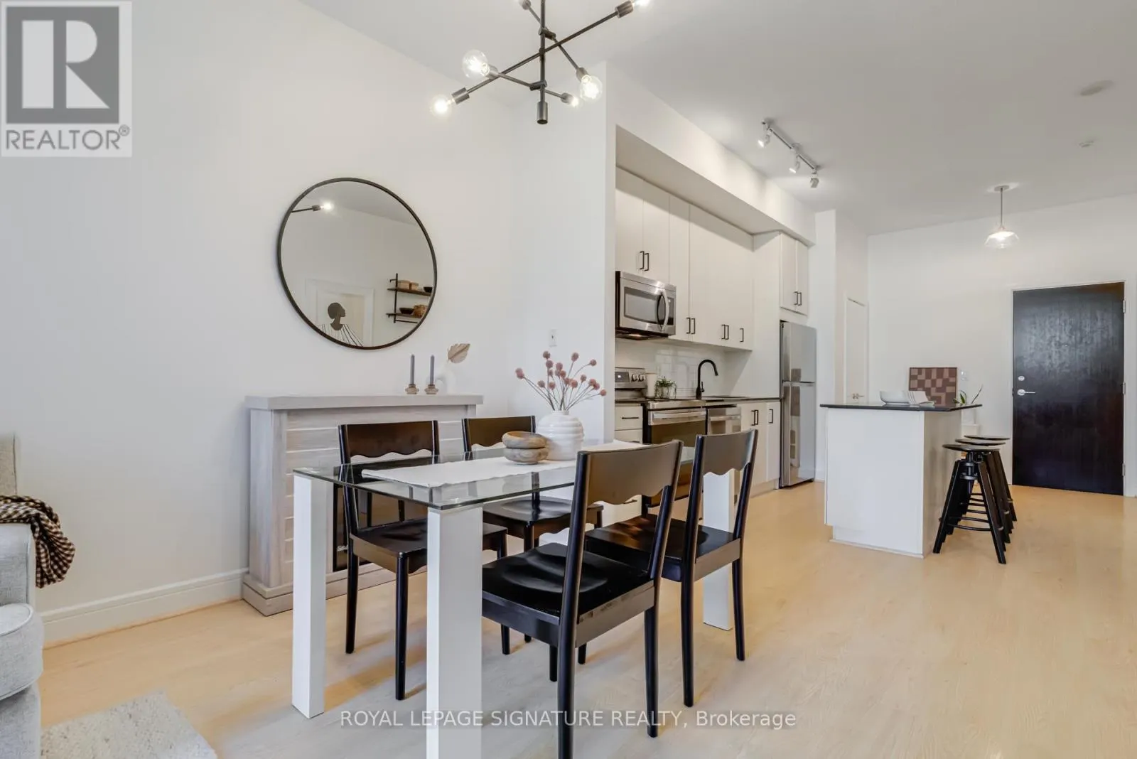 S203 - 112 GEORGE STREET