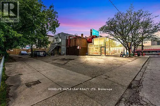 1471 EGLINTON AVENUE W