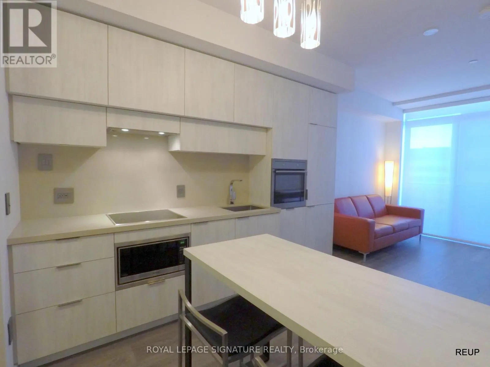 2402 - 8 EGLINTON AVENUE E