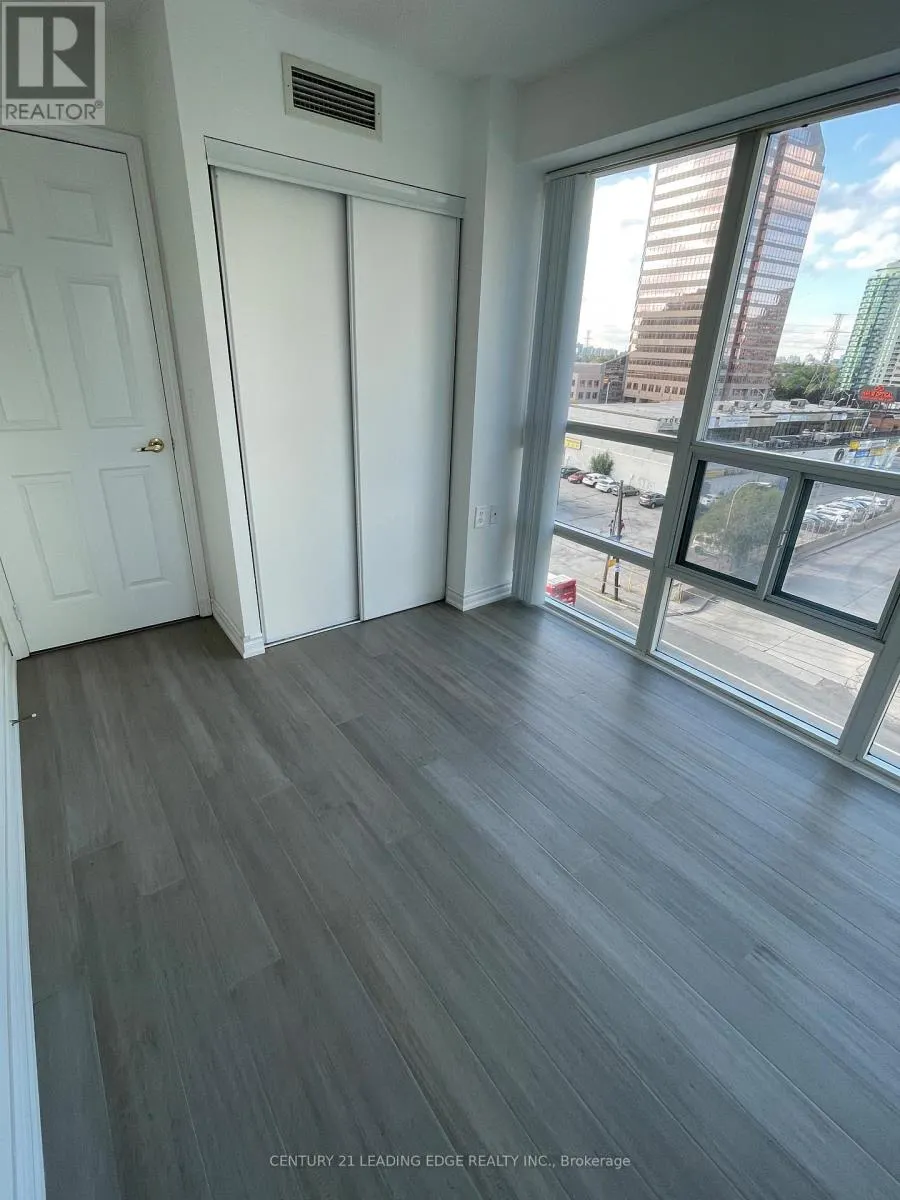 706 - 22 OLIVE AVENUE