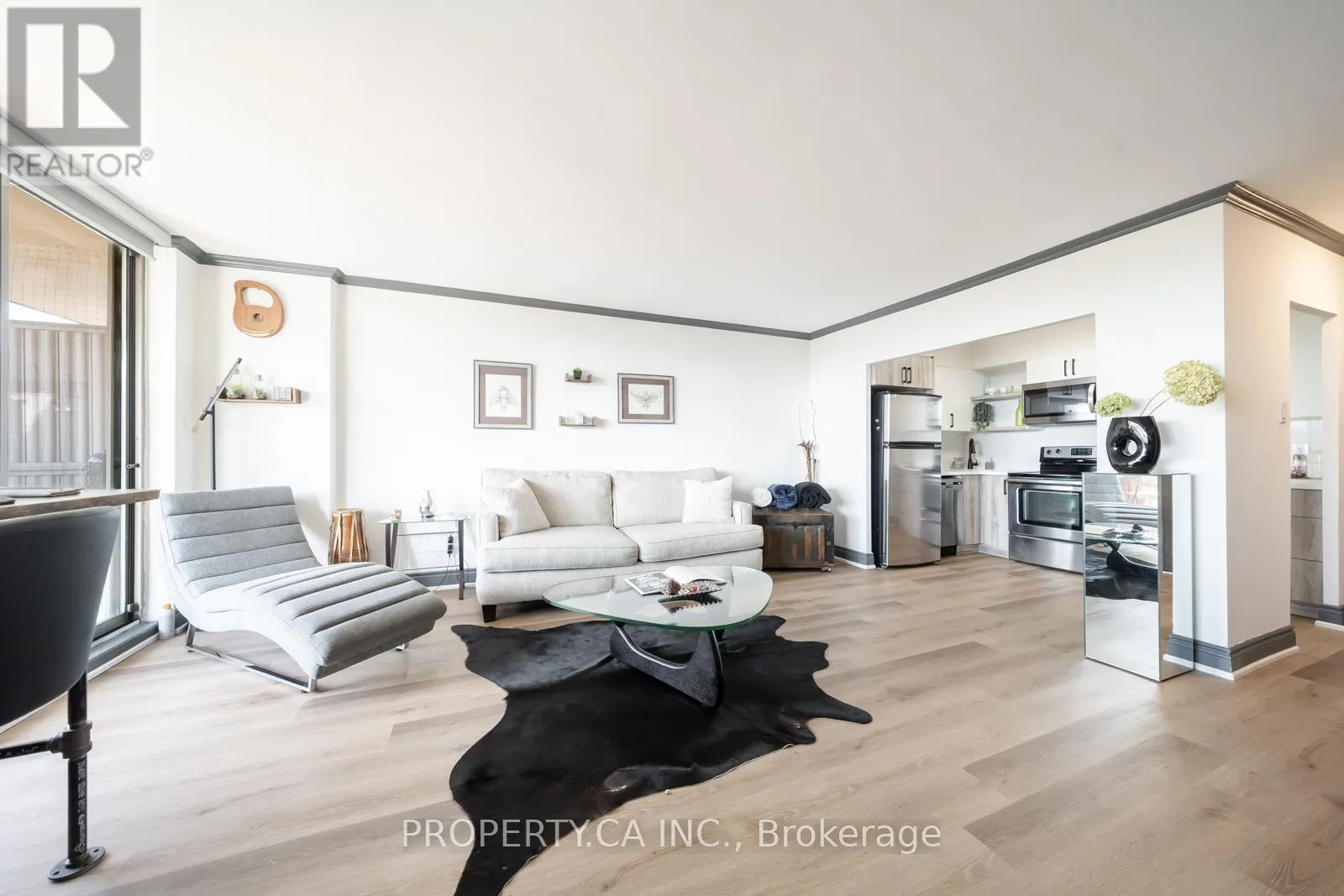 806 - 5949 YONGE STREET