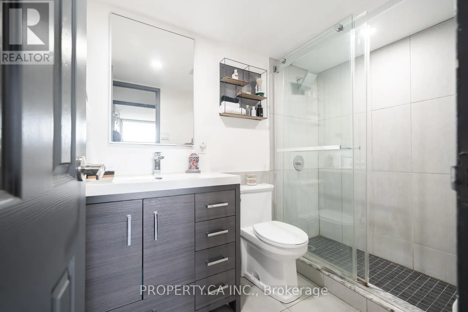 806 - 5949 YONGE STREET