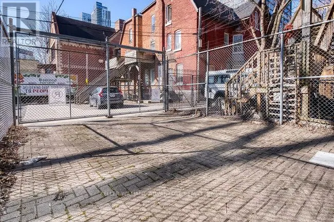 157 GERRARD STREET E