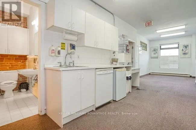 157 GERRARD STREET E
