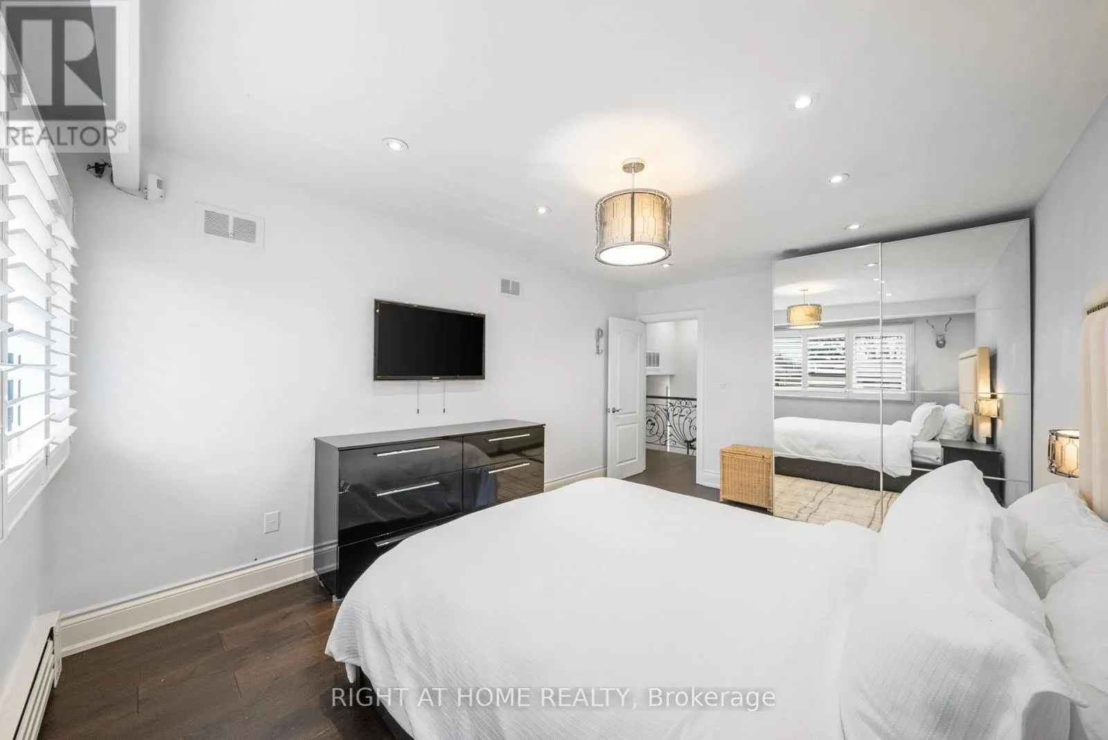 40 HEATHVIEW AVENUE
