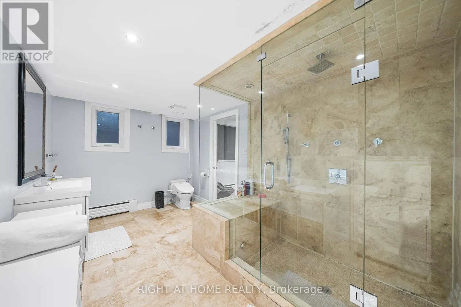 40 HEATHVIEW AVENUE