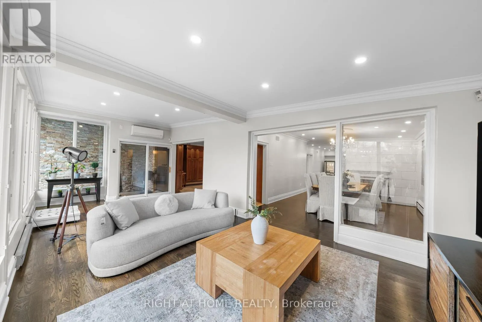40 HEATHVIEW AVENUE