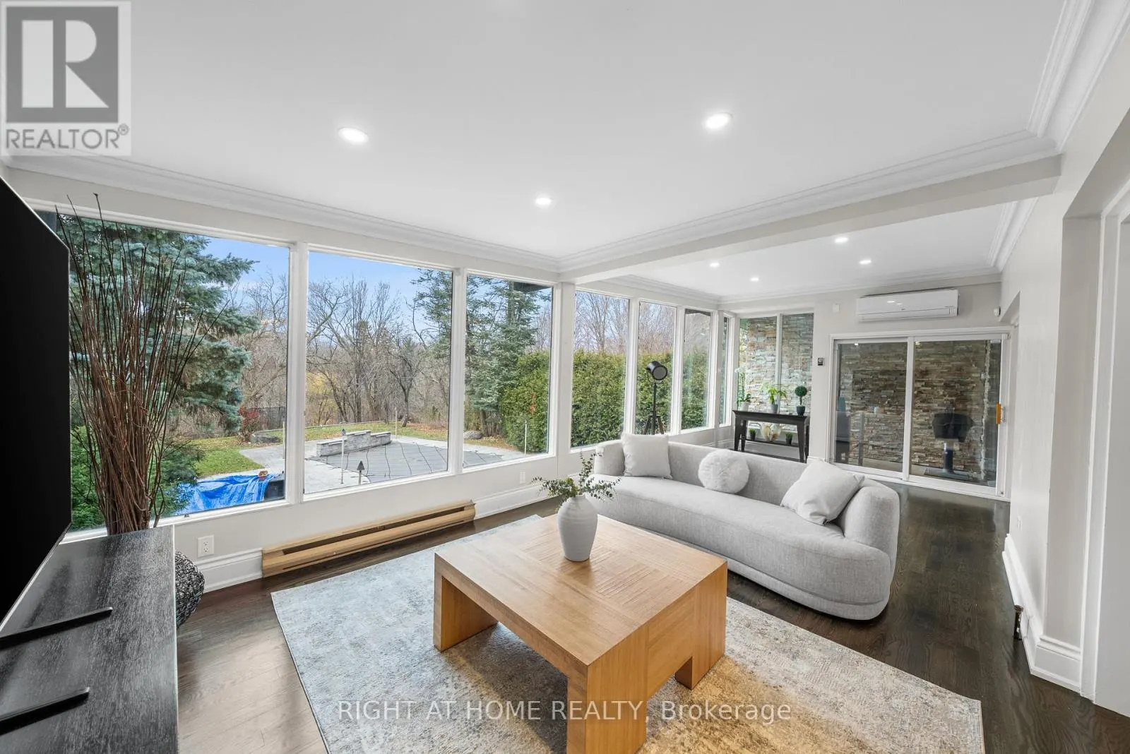 40 HEATHVIEW AVENUE