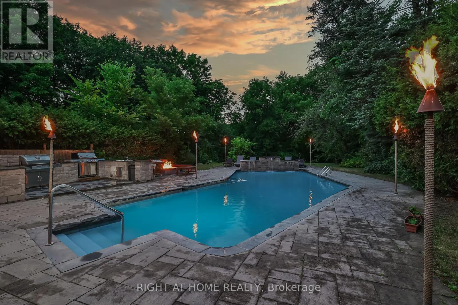 40 HEATHVIEW AVENUE
