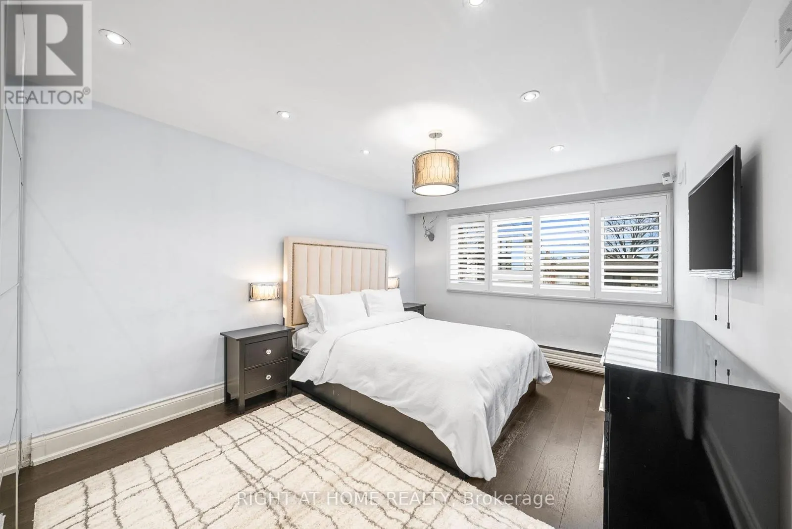 40 HEATHVIEW AVENUE