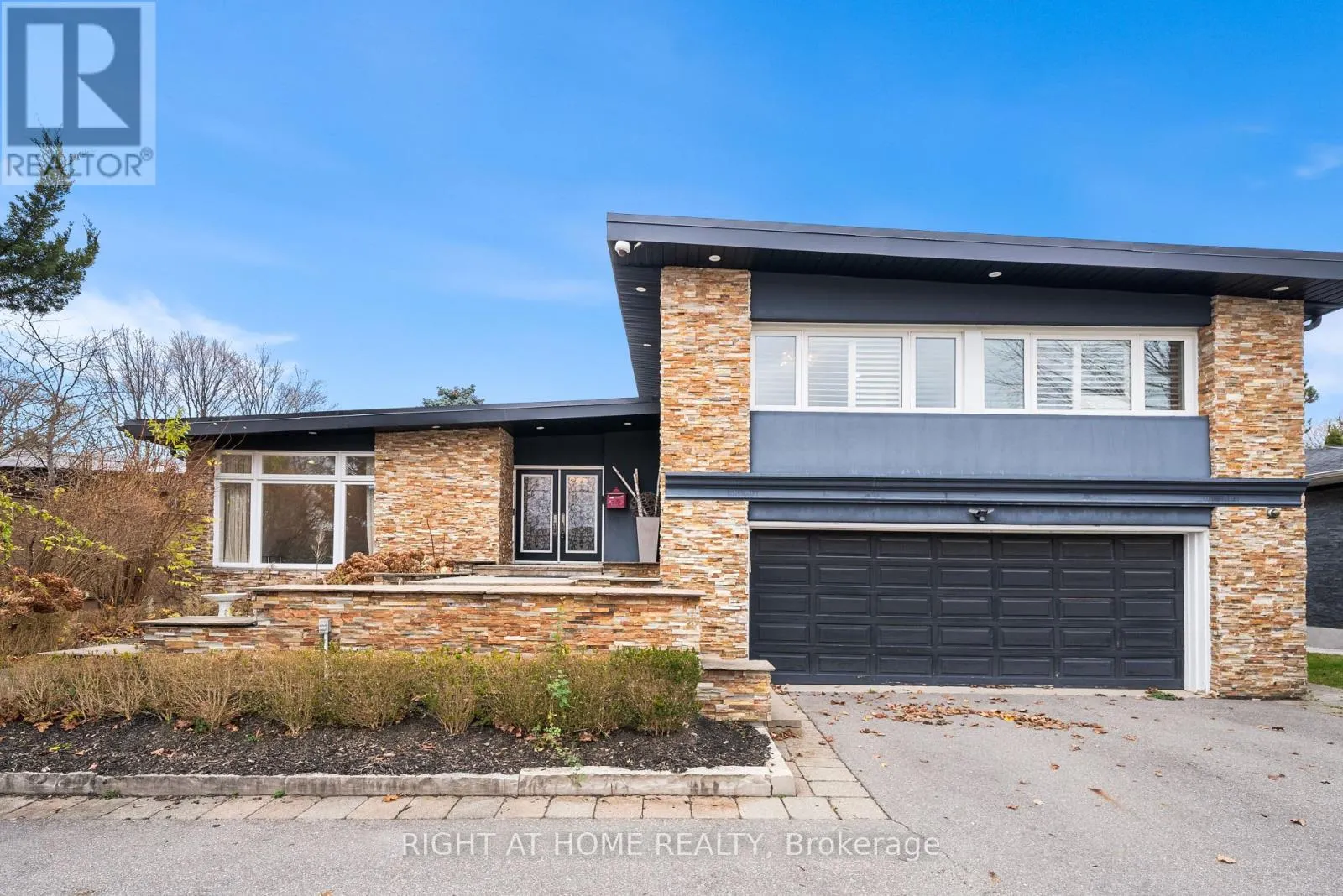 40 HEATHVIEW AVENUE