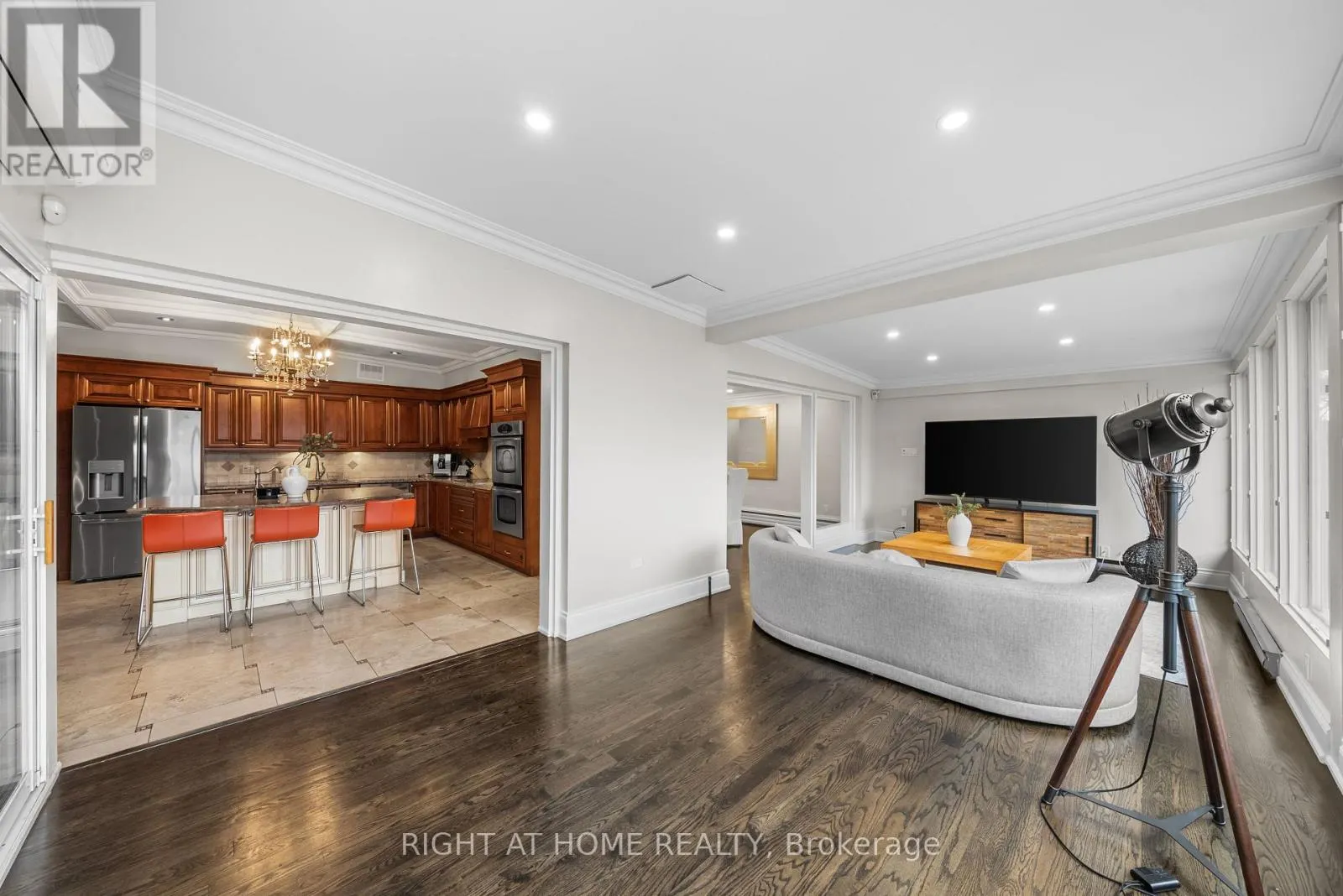40 HEATHVIEW AVENUE