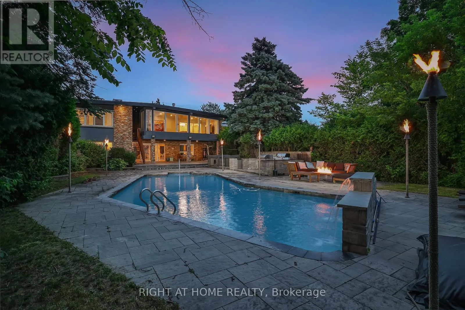 40 HEATHVIEW AVENUE