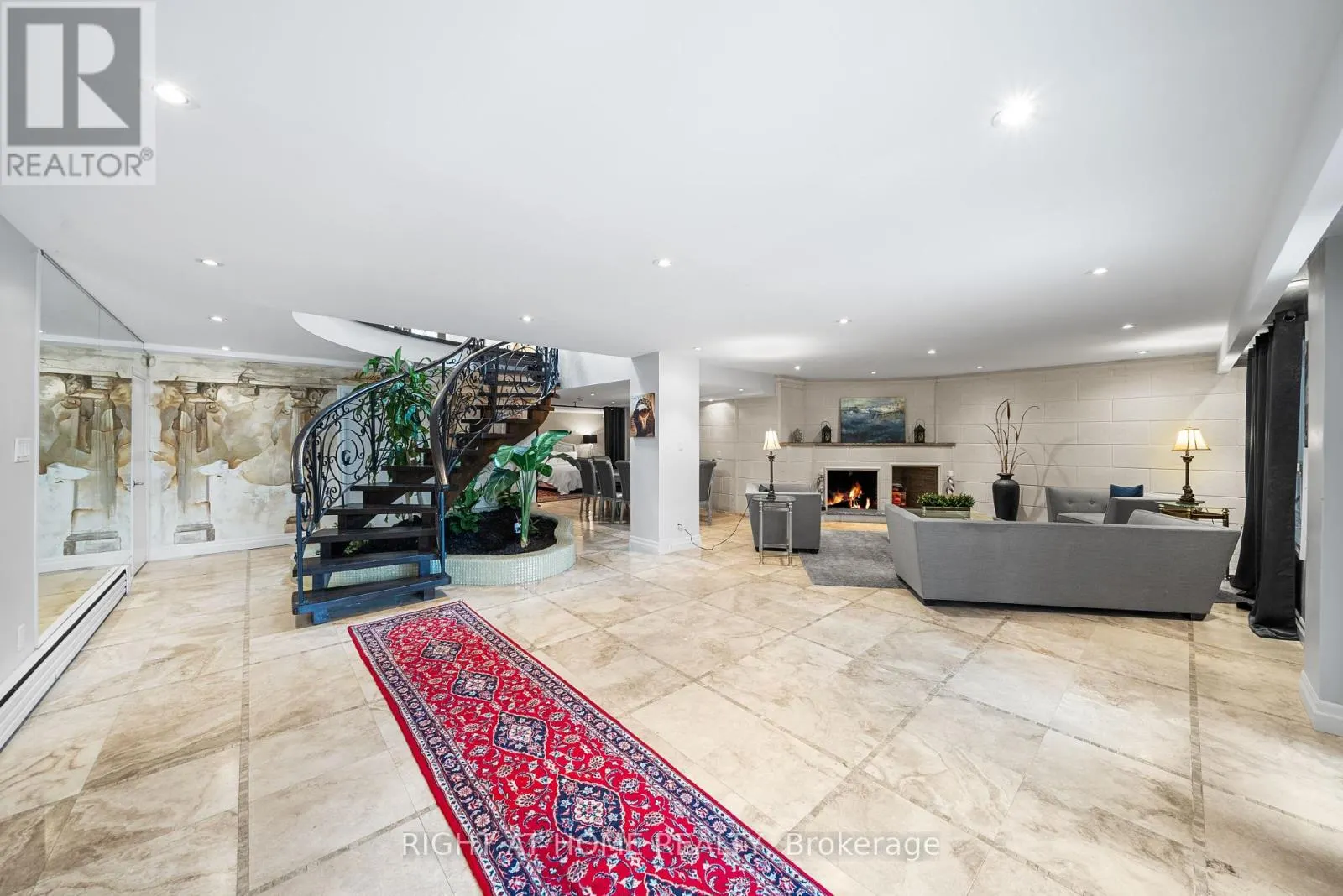 40 HEATHVIEW AVENUE