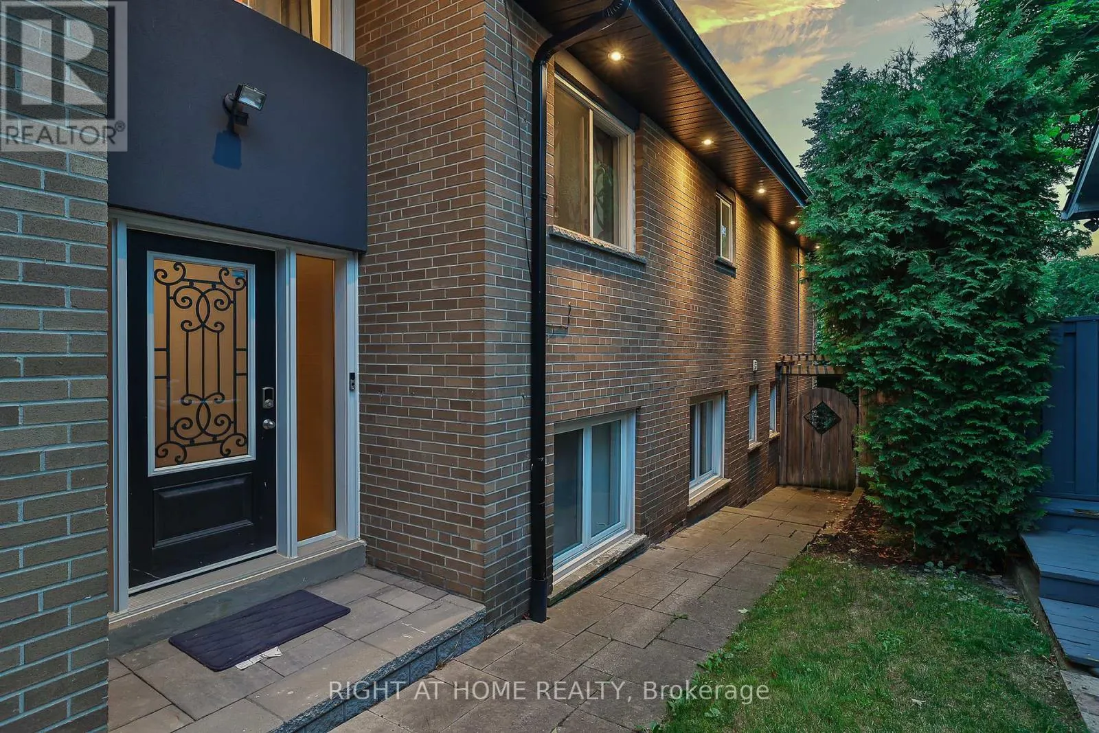 40 HEATHVIEW AVENUE