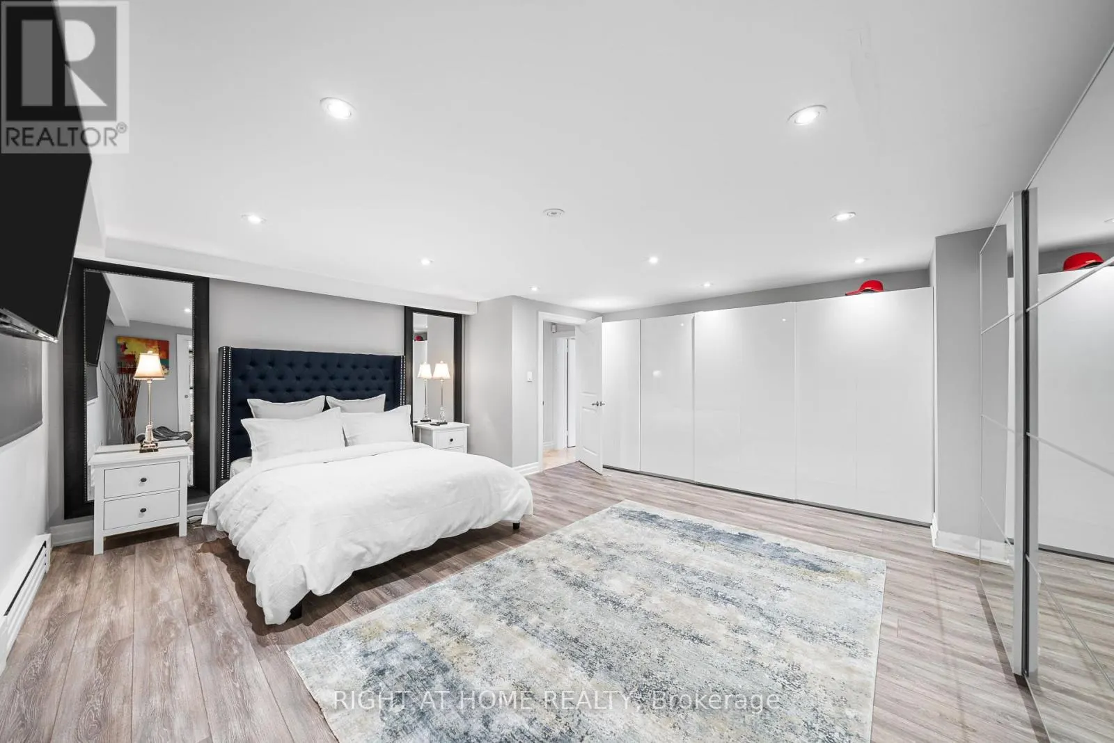40 HEATHVIEW AVENUE